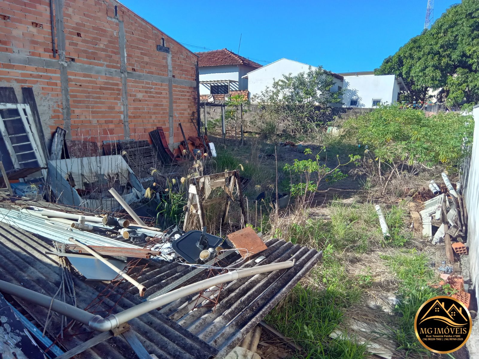 TERRENO DE 200² NO CENTRO